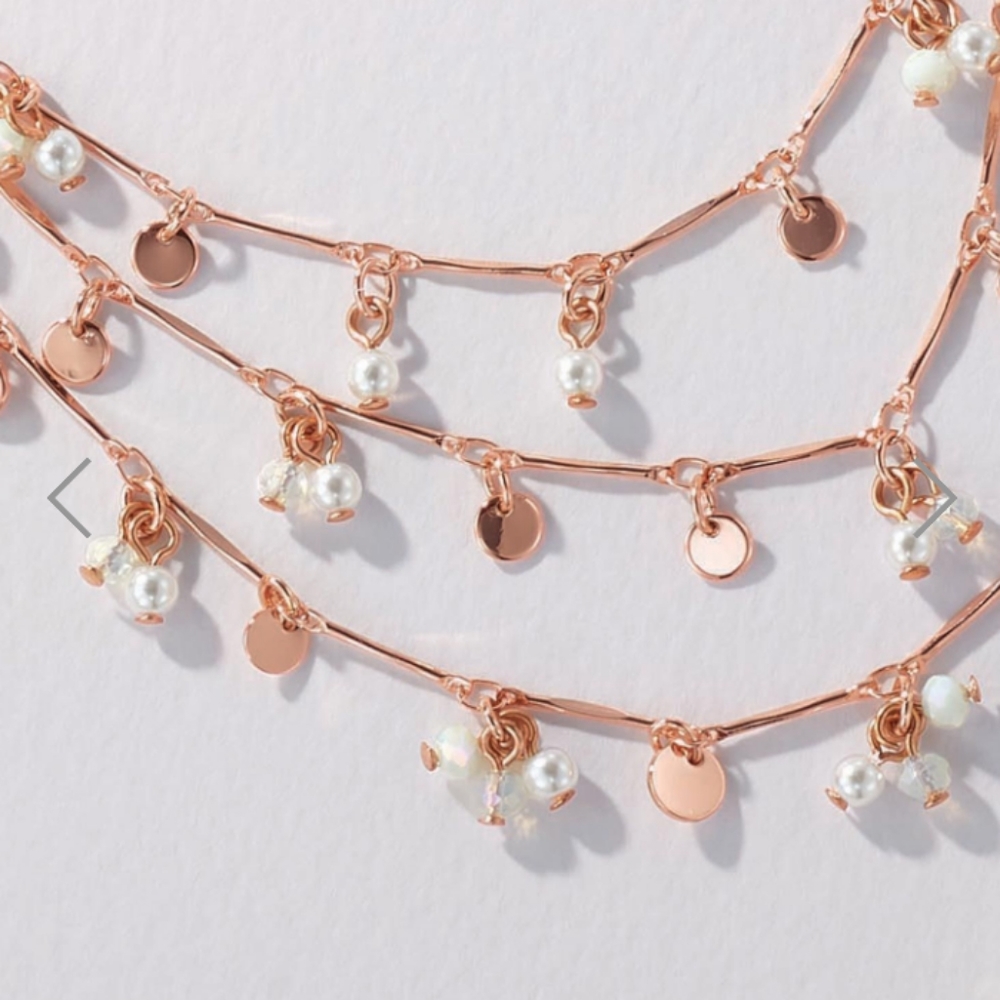 Rosy and pearly layered necklace